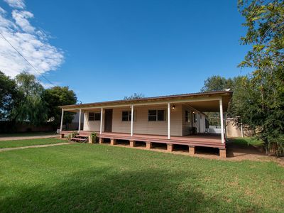 16 Claret Street, Forbes