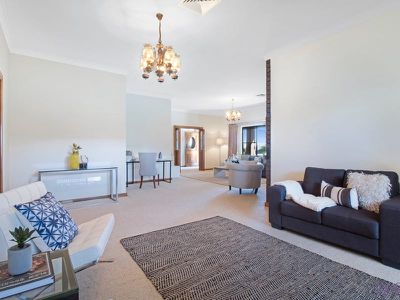 29 Lake View Crescent, Highbury
