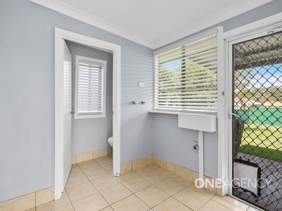 10 Dorothy Avenue, Basin View