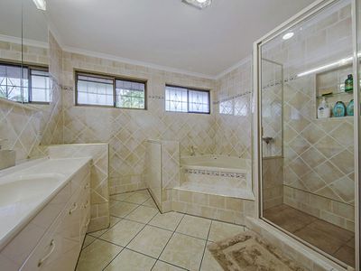 24 Morden Street, Birkdale