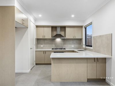 28 Palmdale Crescent, Mambourin