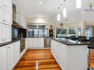 4 Royan Mews, Point Cook