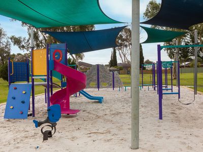 53 Rampart Way, Willetton