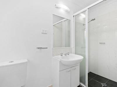 6 / 124 Carmody Road, St Lucia