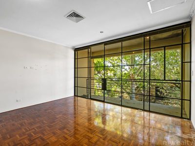 6 Robinson Ave, Perth