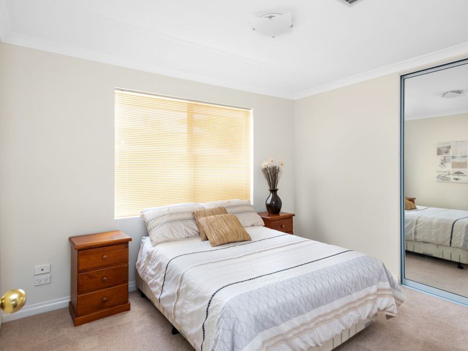 21 Riverina Way, Hannans