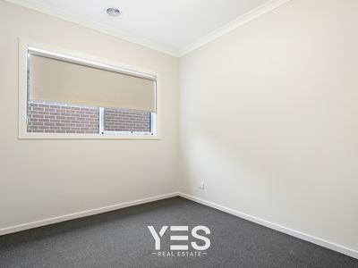 21 Whitestrand Road, Clyde North