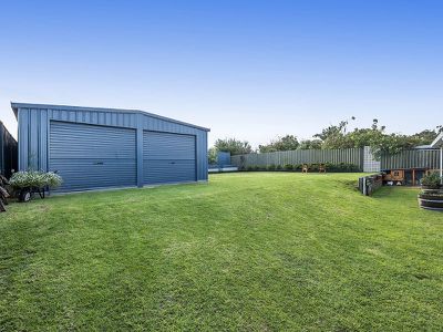 27 Sicklemore Rd, Parmelia