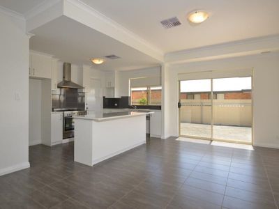 30 Tindals Crescent, Hannans