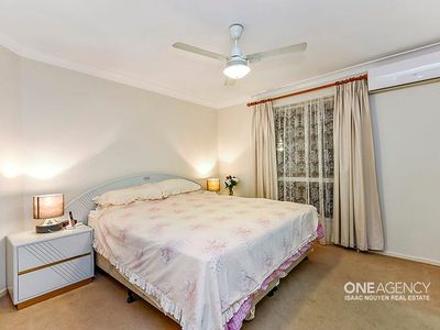 49 Macquarie Cct, Forest Lake