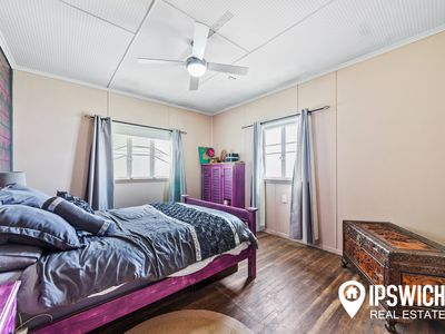 152 Main Street, Lowood