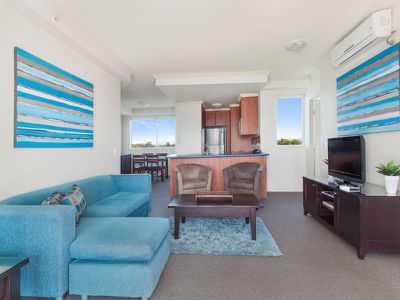 401 / 182 Marine Parade, Labrador