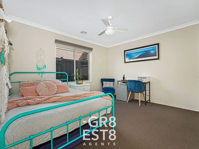56 Crepe Avenue, Cranbourne West