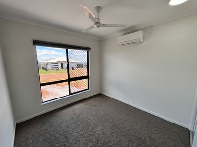 31 Tucker Street, Atherton