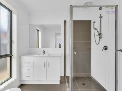 10 Coral Street, Cobblebank