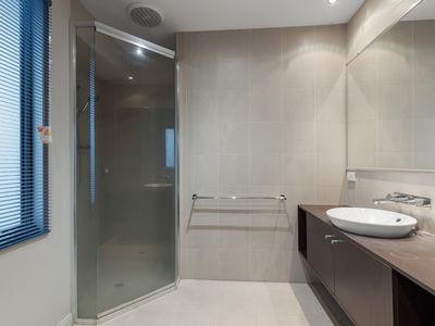 4 / 7 Bagot Street, Djugun