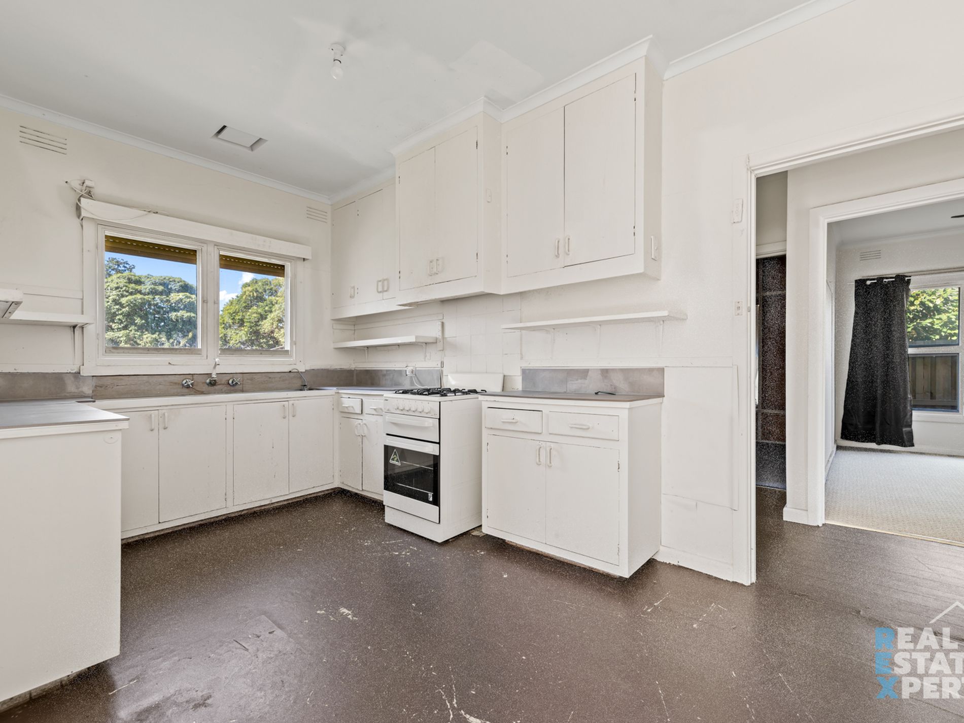 7 Bess Court, Dandenong