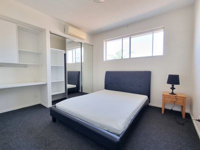 4 / 104 central lane, Gladstone Central