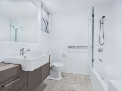 3 / 23 Howsan Street, Mount Gravatt East