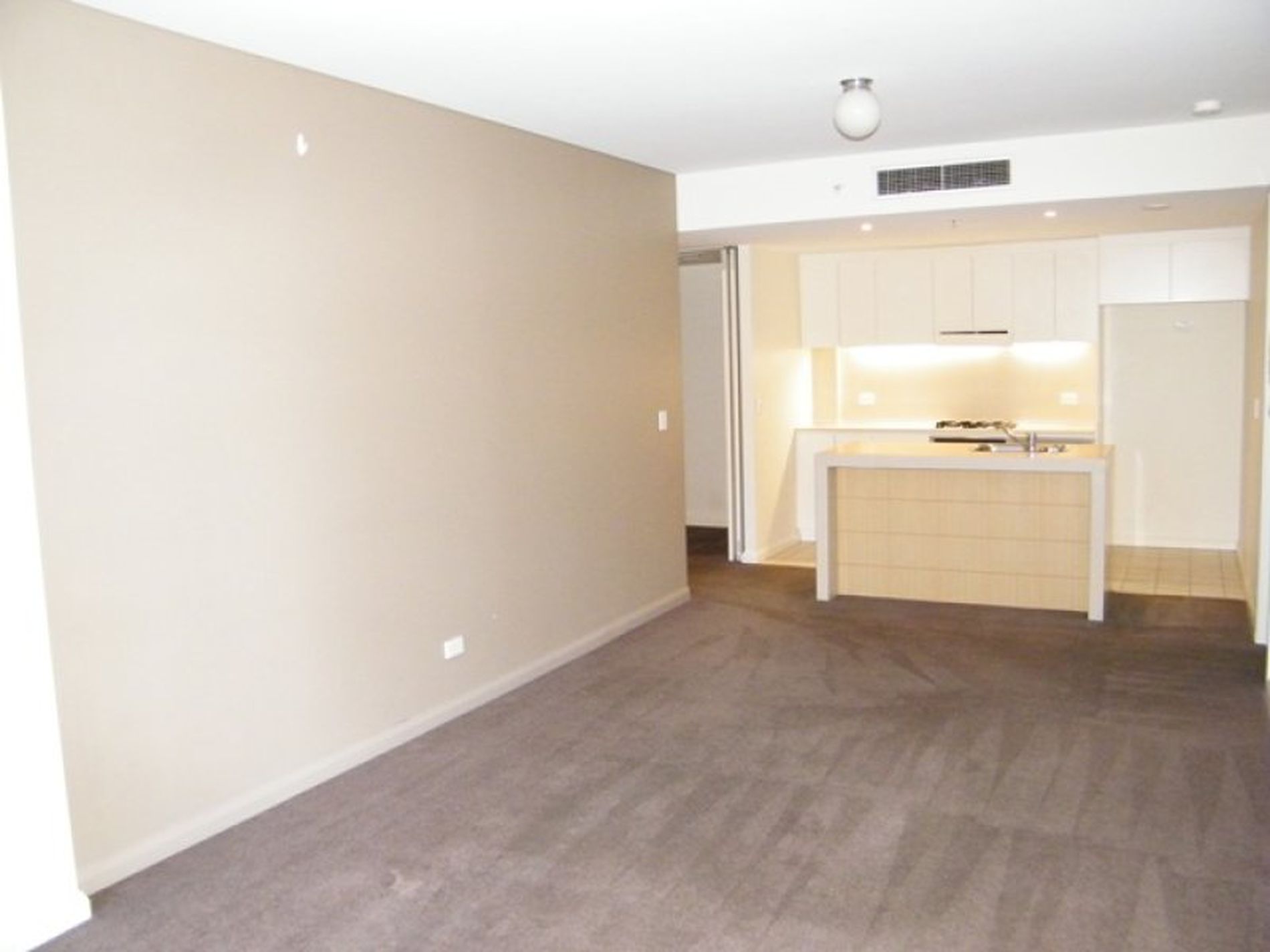 807 / 35 Shelley Street, Sydney