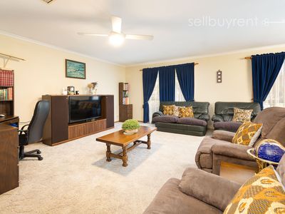 7 EDINBURGH CIRCUIT, Wodonga