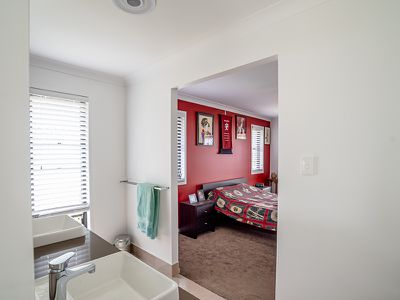 3 Woongoolbver Court, River Heads