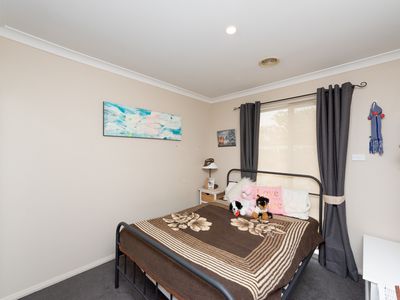 8 / 11 Doeberl Place, Karabar