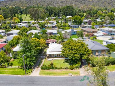 64 Lakeside Avenue, Mount Beauty