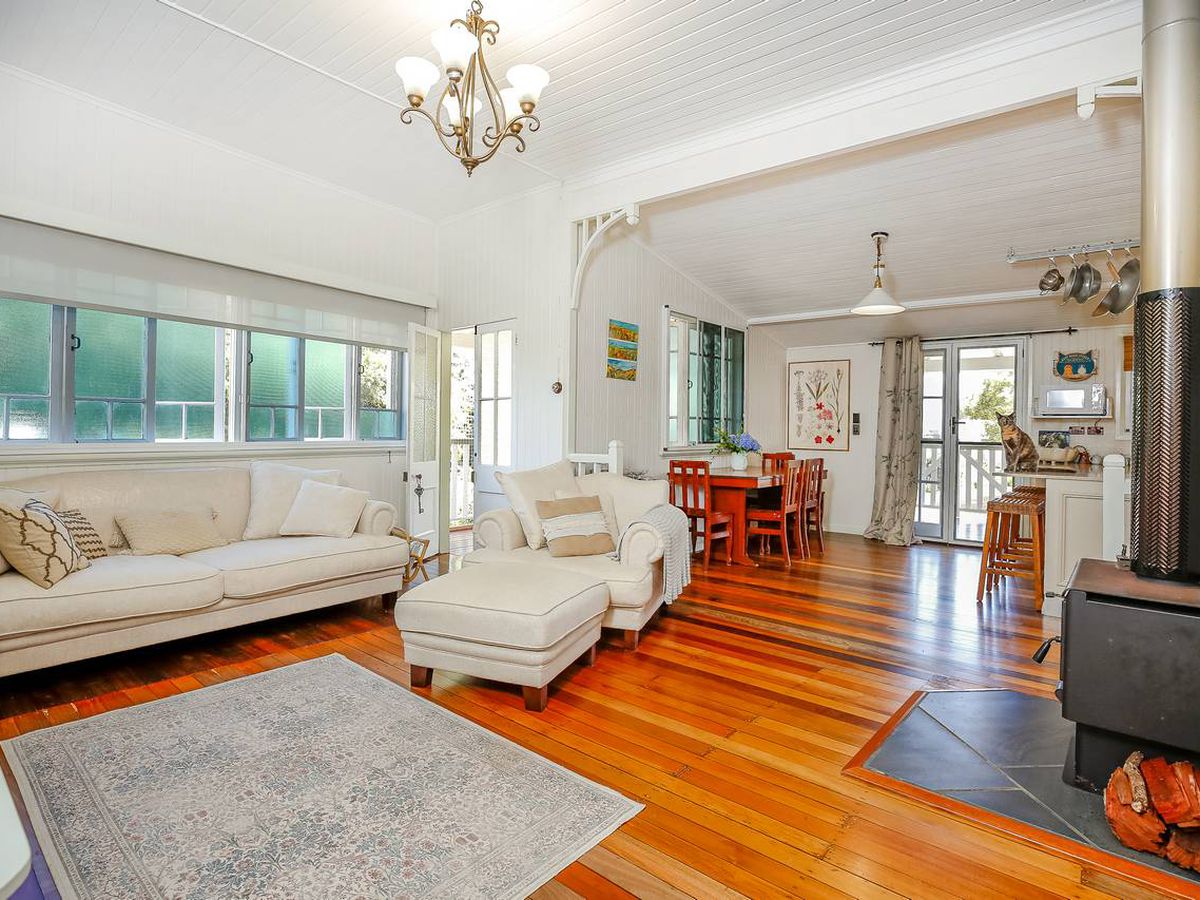 10 Barrine Road, Yungaburra