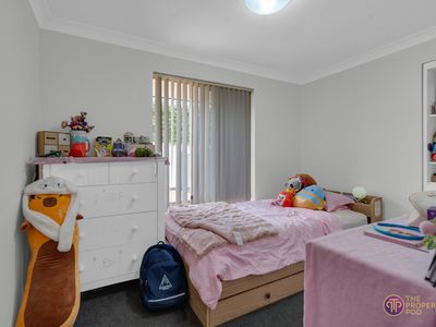 33 Redheart Drive, Thornlie