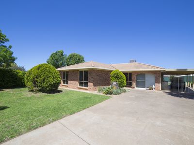 8 Currawong Road, Dubbo