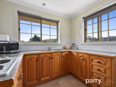 2 / 79 Outram Street, Summerhill
