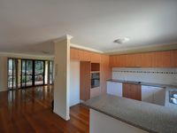 3 / 9 Pamela Place, Kenmore Hills