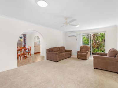 2 / 7 Windsor Place, Tuncurry