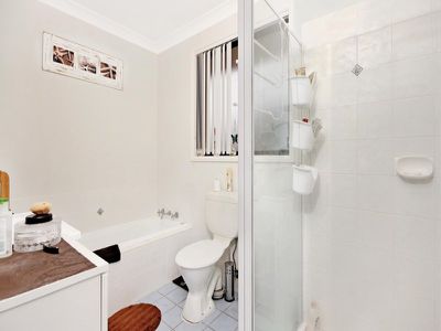 2 / 24 Peterborough Avenue, Lake Illawarra