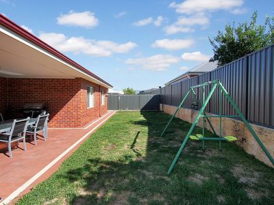 23 Kyneton Parkway, Aveley