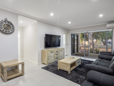 2 / 5 Oakland Avenue, Cloverdale