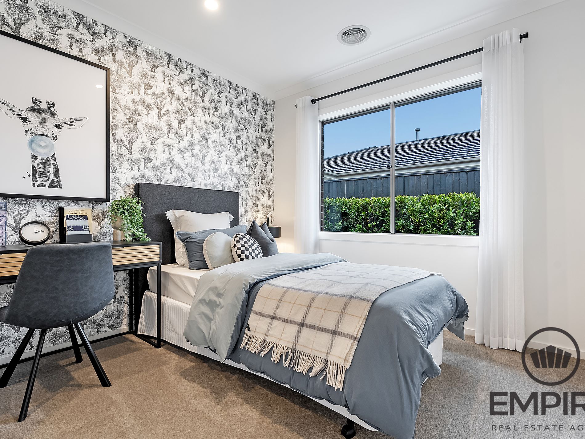 47 Centenary Boulevard, Officer South