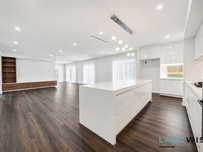 9 Armstrong rise, Maddingley
