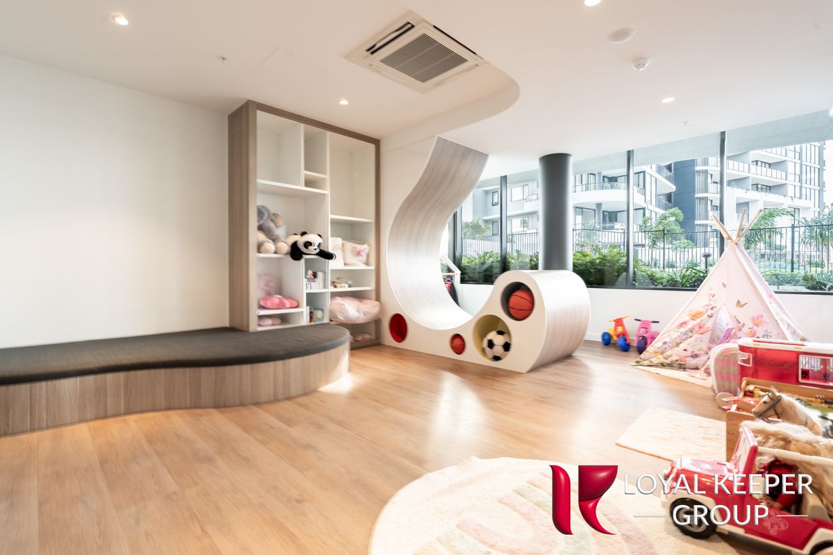 2301 / 10 Sickle Avenue, Hope Island
