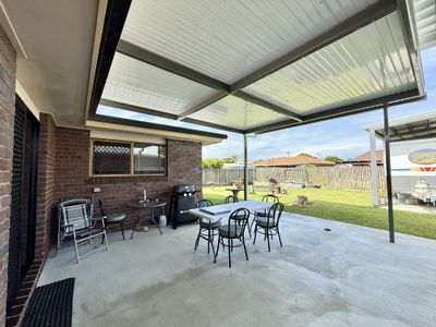 24 South Street, Urangan