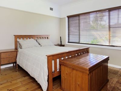 153 Farmborough Road, Farmborough Heights