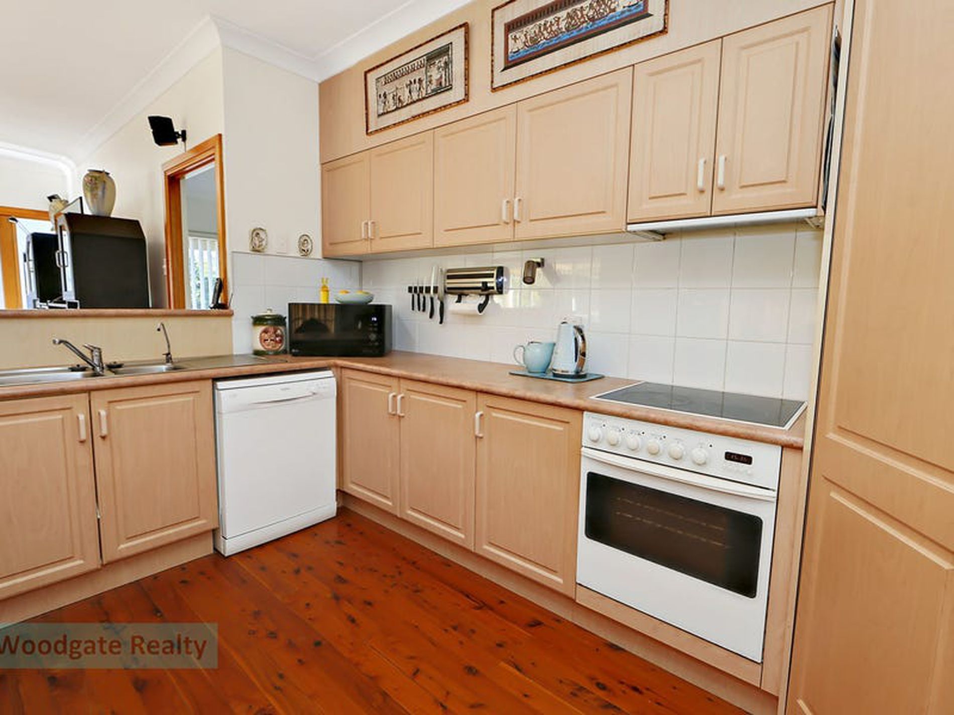 55 Mackerel St, Woodgate