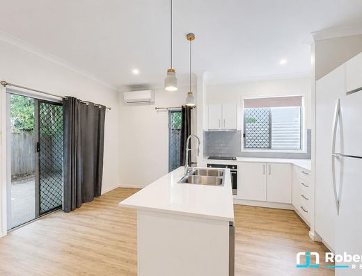Modern Townhouse in Prime Location image 8 Modern Townhouse in Prime Location image 8