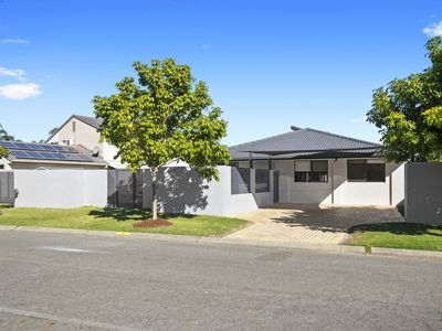 4 Darnay Road, Broadbeach Waters