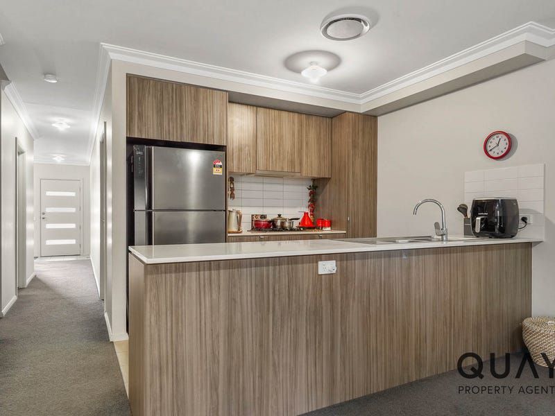 27 Bishop Crescent, Bonnyrigg