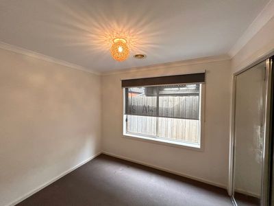 1 / 6 Harness Court, Truganina