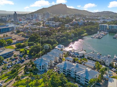38 / 18-30 Sir Leslie Thiess Drive, Townsville City