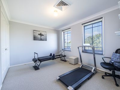 18 Lancaster Park Place, Dubbo