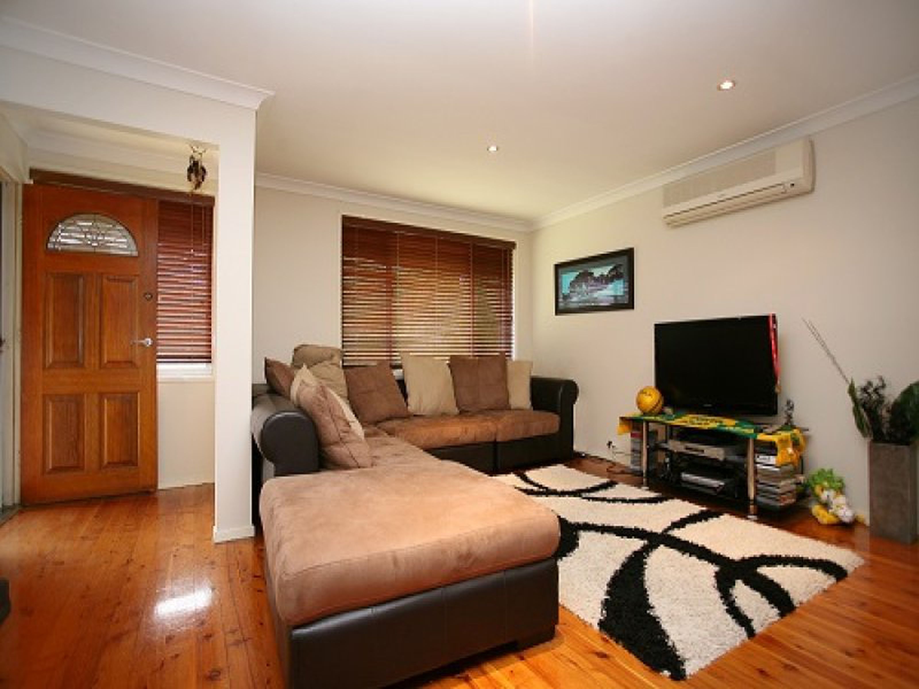 24 Hatchison Crescent, JAMISONTOWN